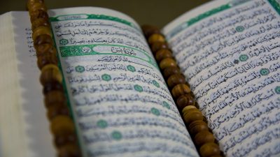 KEUTAMAAN MEMBACA SURAT AL-WAQIAH