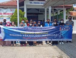 Pelatihan Info Grafis Dan Presentasi Menarik Dengan Canva Oleh Dosen Universitas Bsi Tegal Pada Kelurahan Debong Kulon Kota Tegal