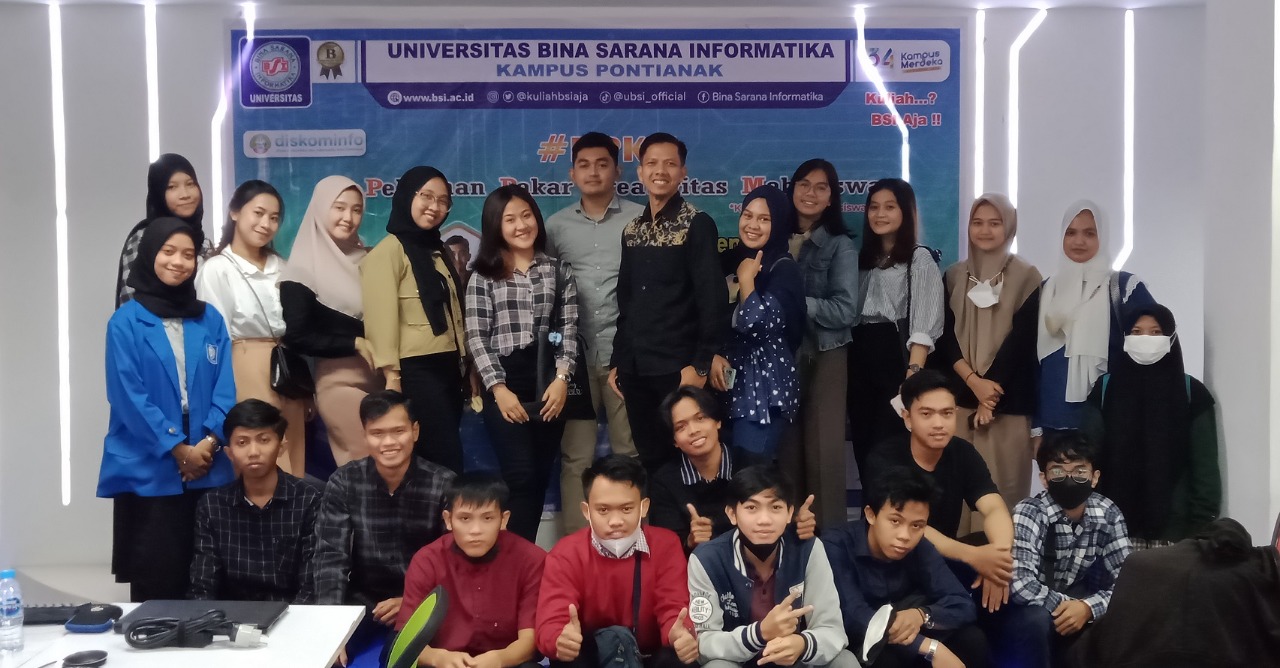 Calon Mahasiswa Baru Universitas BSI Kampus Pontianak mengikuti Pelatihan Pakar Kreativitas Mahasiswa (PPKM)