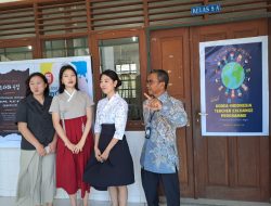 Tim Monitoring Program Pertukaran Guru Indonesia-Korea  Kunjungi SD Bina Insani