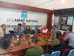 Pelatihan Pengelolaan Website Desa bagi Aparatur Kelurahan Kemandungan untuk Meningkatkan Pelayanan Publik