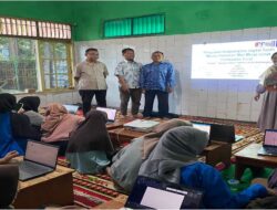 Penguatan Keterampilan Digital Santri Melalui Pelatihan Mail Merge Untuk Pembuatan Surat